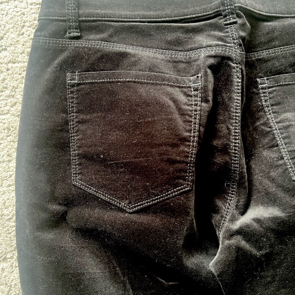 Ann Taylor Black Modern Fit Straight Leg Jeans Velvet like Fabric Size 10 - Picture 6 of 7